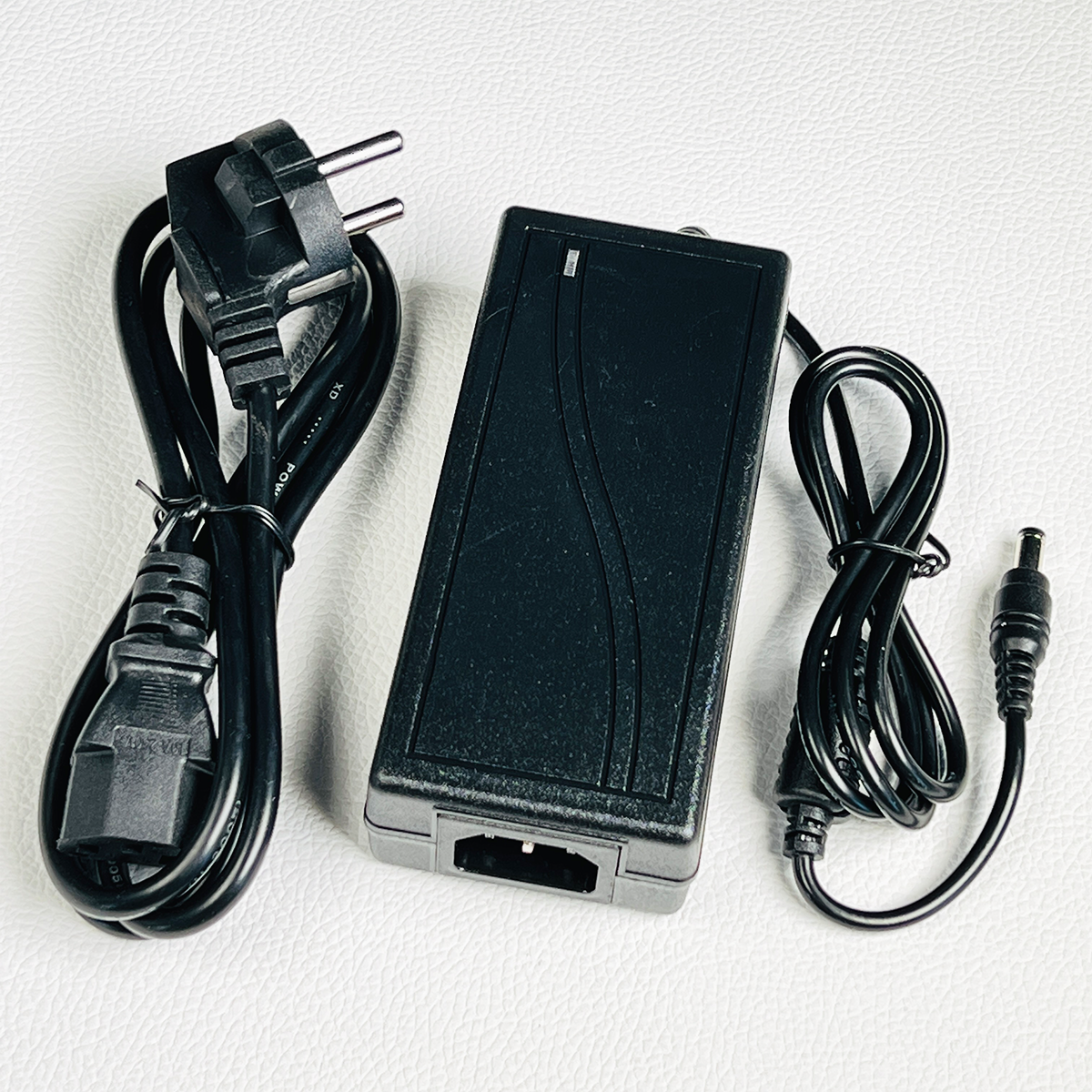 Alimentation 230 V - 12 V / 5 A pour cadre lumineux